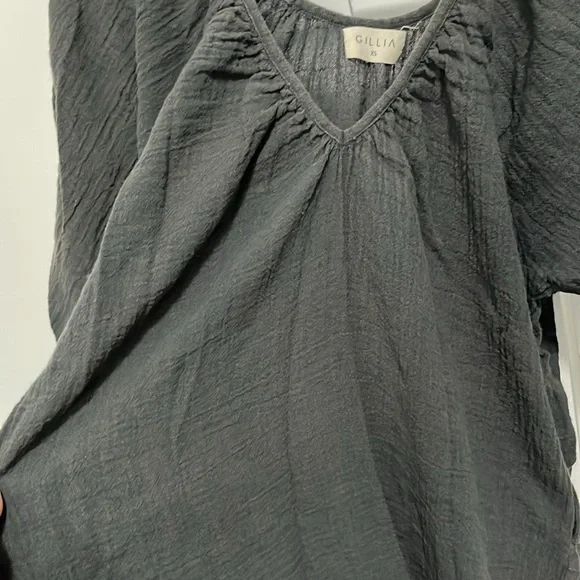 Loungewear/Gown - Picture 3 of 10
